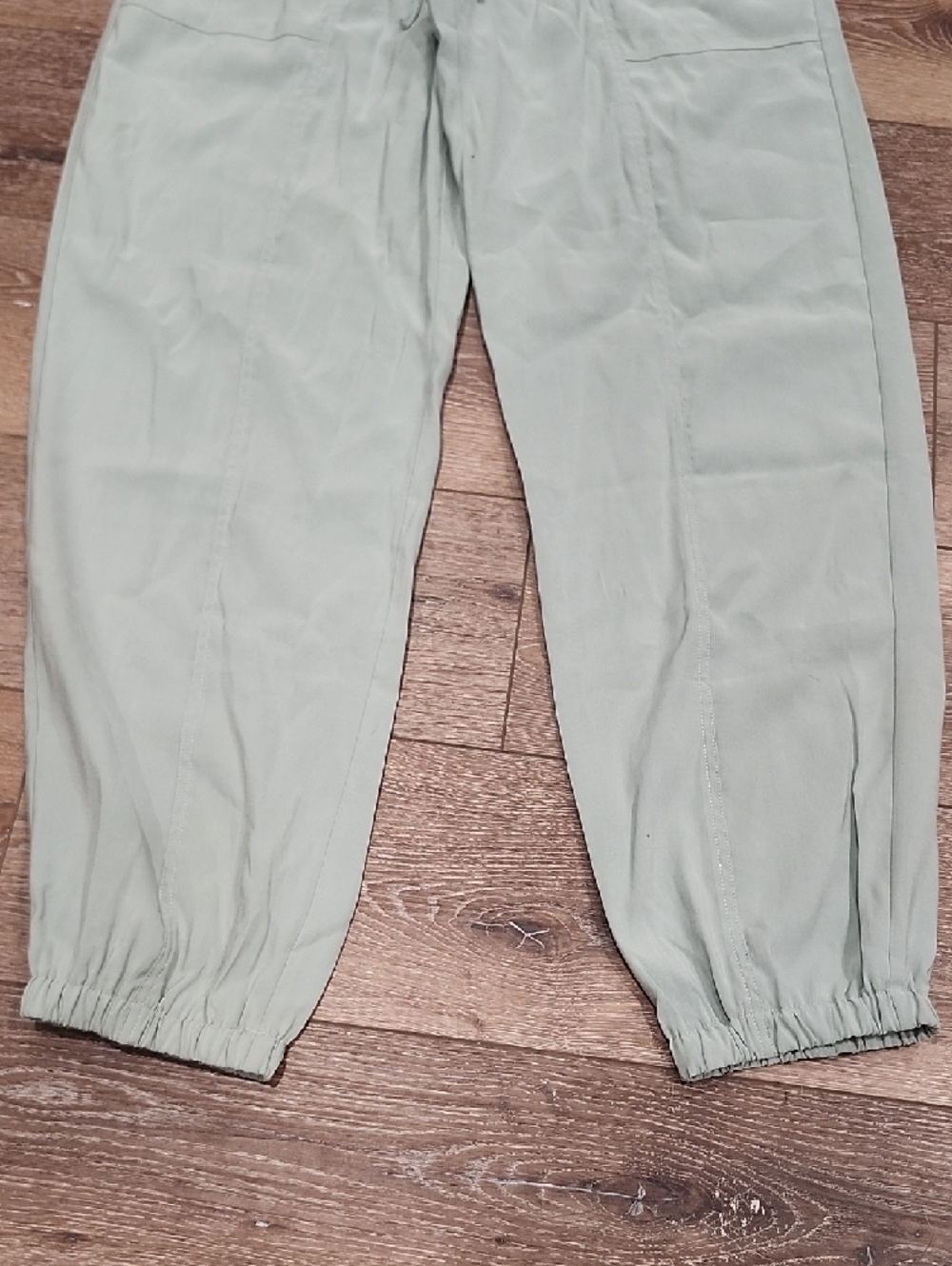 NWT Abercrombie & Fitch Sage Green Athleisure Light Beach Drawstring Joggers Med - Picture 4 of 9